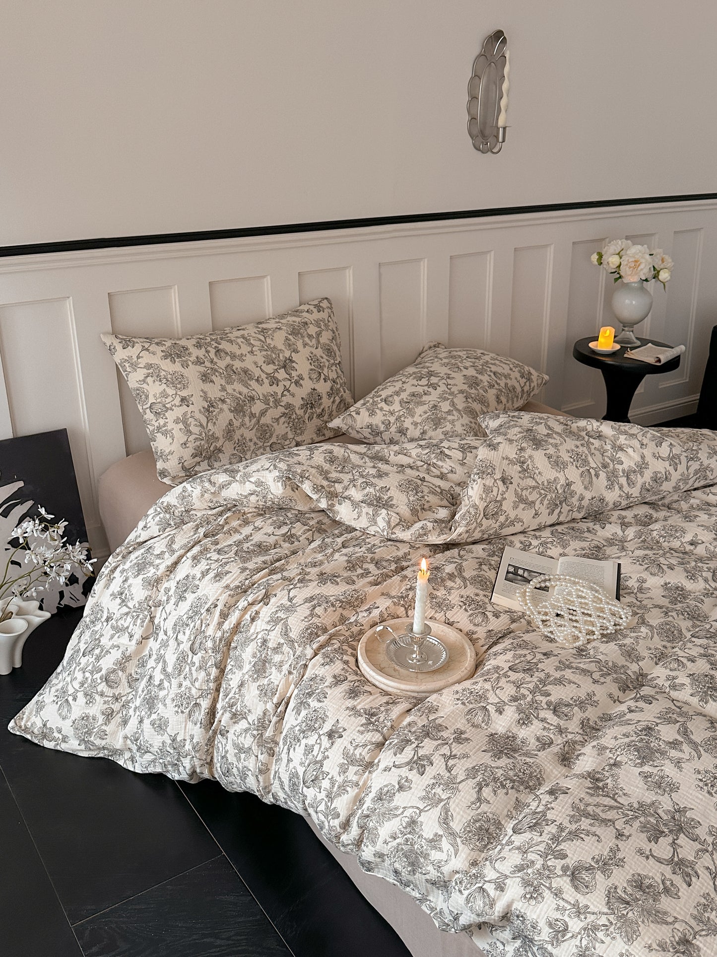 Toile Noir Bedding Set