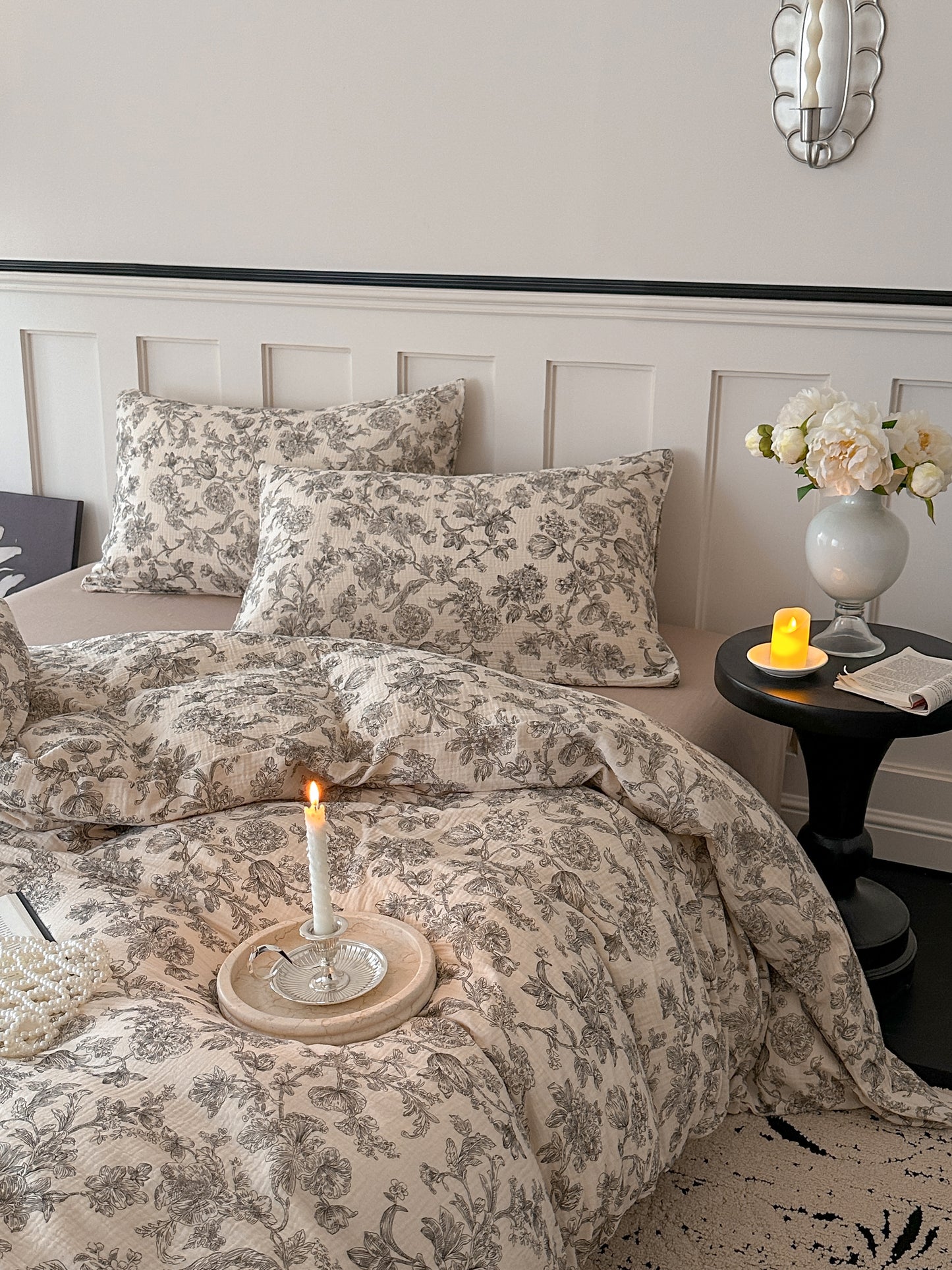 Toile Noir Bedding Set