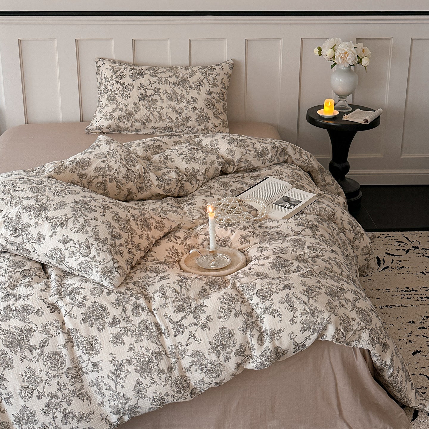 Toile Noir Bedding Set