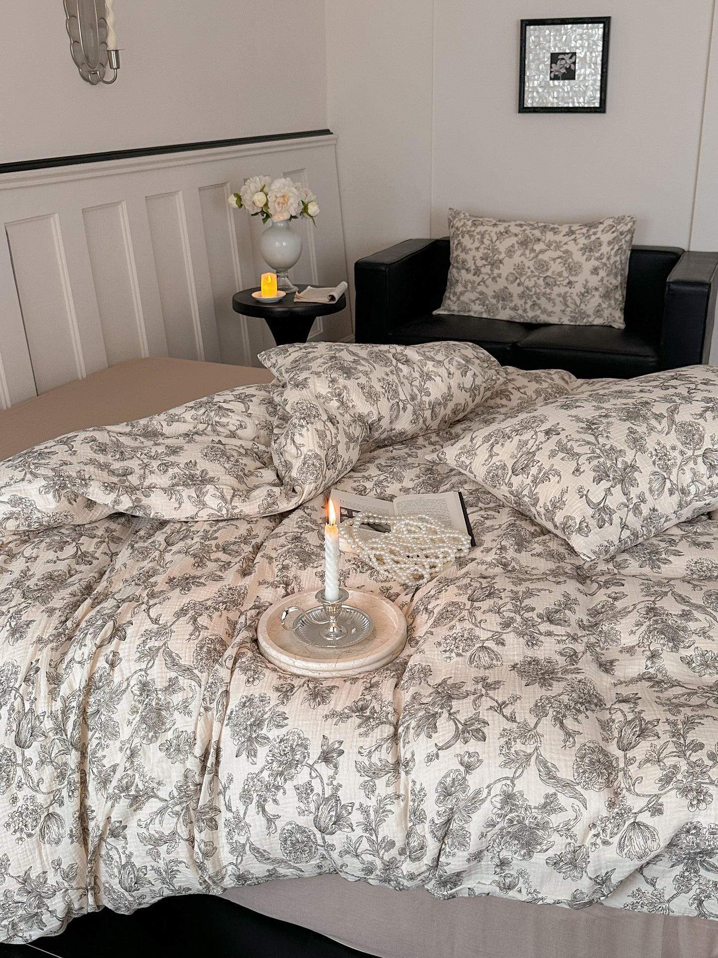 Toile Noir Bedding Set